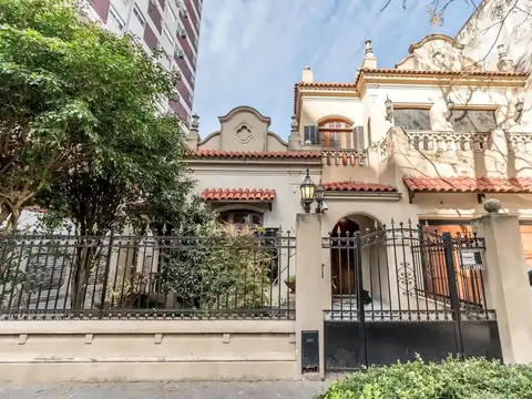 Casa en Venta con 4 cocheras
