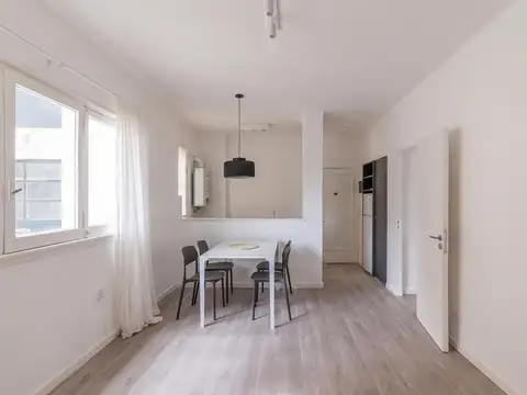 Departamento en alquiler 3 ambientes Palermo piso alto Luz semiamoblado