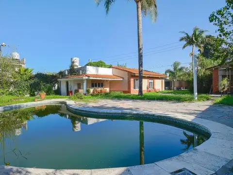 Casa 4 ambientes con 2 baños