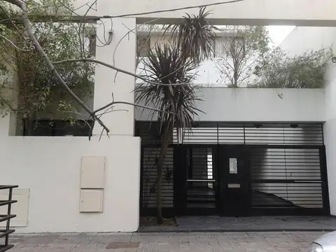 Departamento/Local c/ cochera PB al Fte. ideal SHOW ROOM