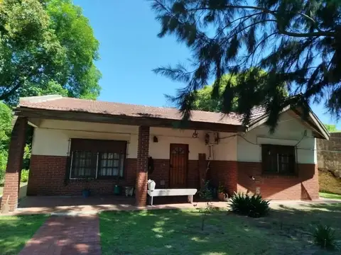 Hermosa Casa Quinta en Glew a 6 cuadras de la estacion