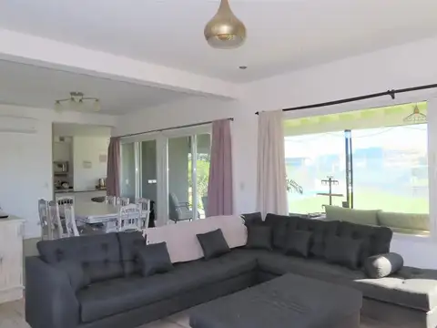 HERMOSA CASA EN  VENTA EN EL CANTON GOLF A LAGUNA