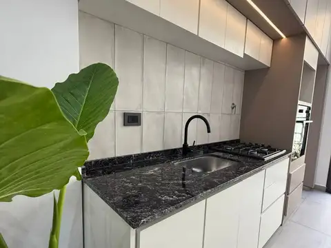 PH de 3 ambientes reciclado a nuevo, con patio y terraza.