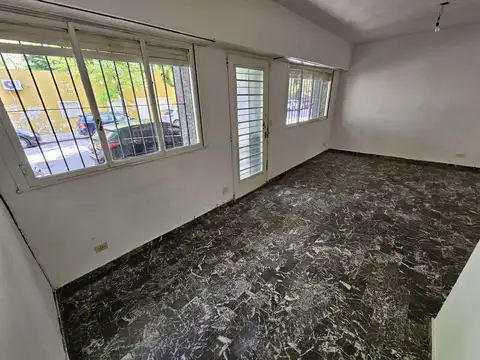 Depto Tipo Casa en Alquiler de 3 ambientes