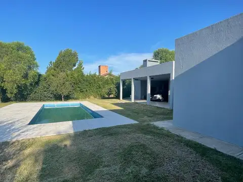 Casa en Venta en Fincas 1, USD 400.000