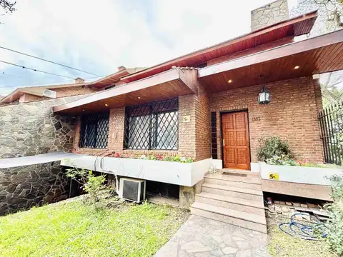 Casa en Venta con 3 cocheras