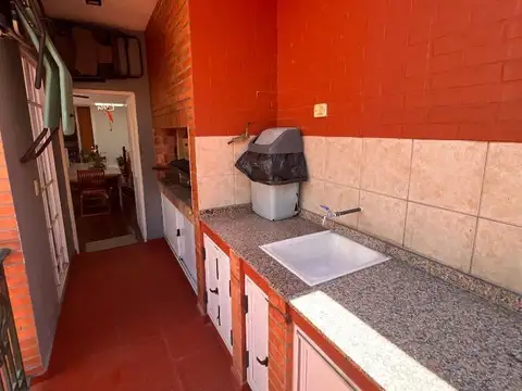 Hermosisima Casa - Terraza - Quincho - Parrilla - Caballito!