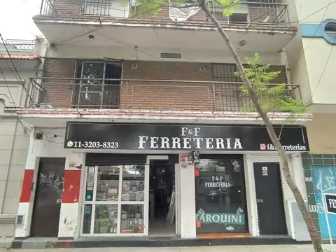 Depto de 1 ambiente en primer piso - A 200 mts de la estación