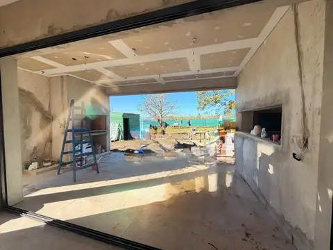 Casa en una planta con tres cuartos en Los Alcanfores - entrega Agosto'26