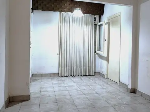 Depto Tipo Casa 6 ambientes con 1 baño