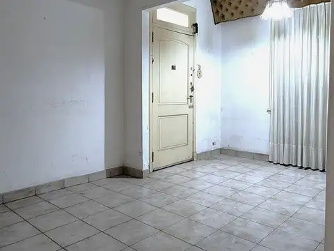 Depto Tipo Casa en Venta 60 años
