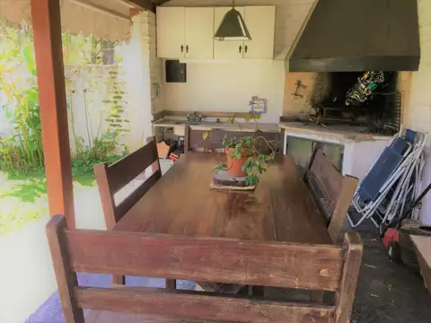 Alquiler de Verano Casa en Las Lomas - San Isidro - Quincho Jardin y Pileta