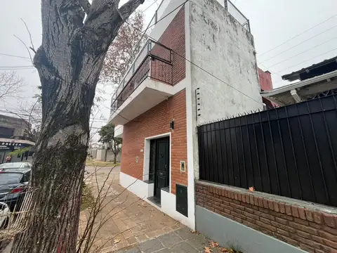 4 amb planta alta con balcon terraza 1 dor/suit