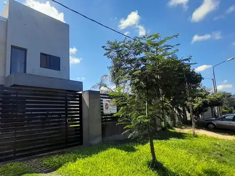 HERMOSA CASA DE DOS PISOS EN SAN AGUSTIN PUEBLO