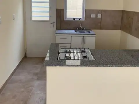 Depto Tipo Casa 3 ambientes con 1 baño
