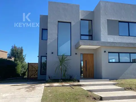 Casa venta - Santa Elena - Pilar del Este - Zelaya