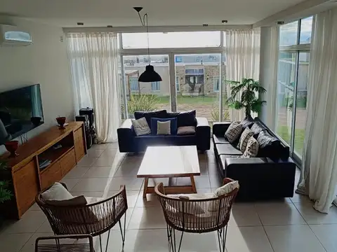 Casa en Venta en Costa Esmeralda, USD 190.000
