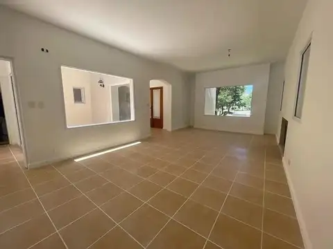 Casa 7 ambientes con 4 baños