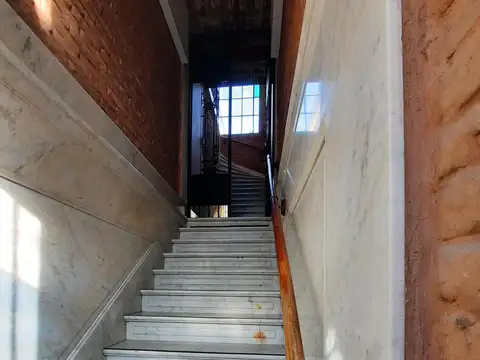 Depto Tipo Casa 7 ambientes con 2 baños