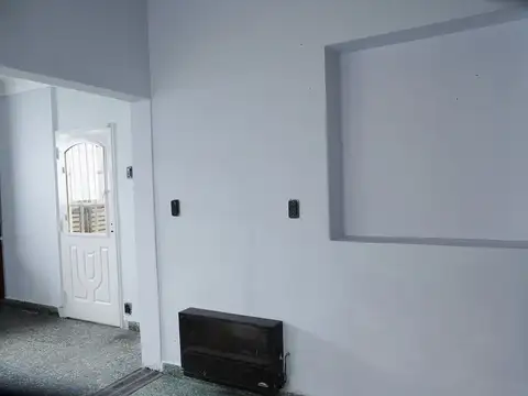 VENTA CASA 4 AMB.QUINCHO COCHERA VALENTÍN ALSINA