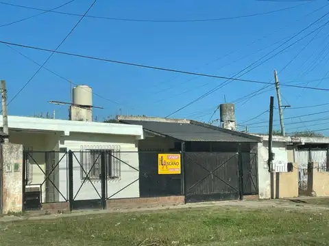 Casa en Guernica, sobre calle Peru 