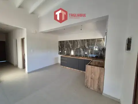 Casa 4 ambientes con 1 baño