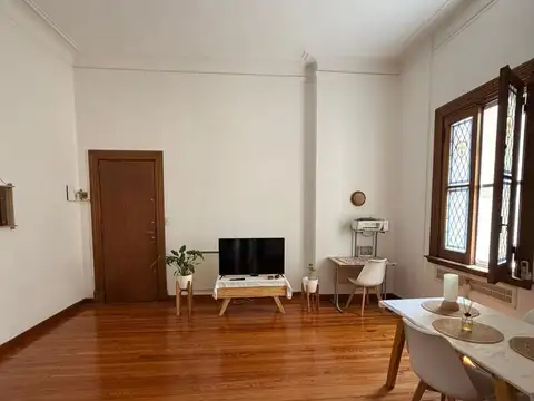 Departamento 2 ambientes 60m2 todo luz y sol Av. Rivadavia al 2000