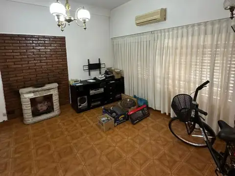 Casa en Venta en Villa Luzuriaga, USD 240.000