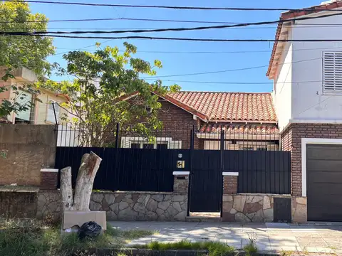 Casa en alquiler en Florida Mitre/Este