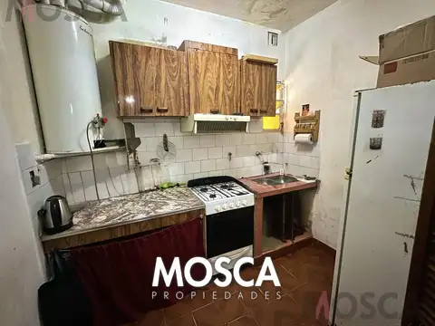 Casa 6 ambientes con 2 baños