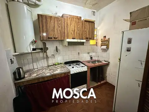 Casa 6 ambientes con 2 baños