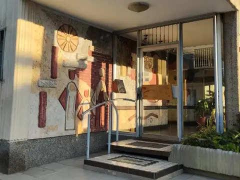 Departamento 3 amb. SANTOS LUGARES P.B. FRENTE
