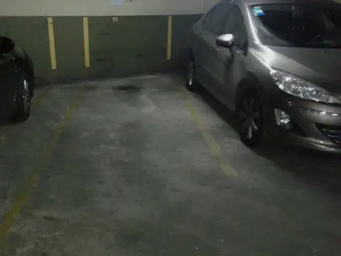 Cochera en Venta/Alquieler en San Nicolás, Excelente Ubicación