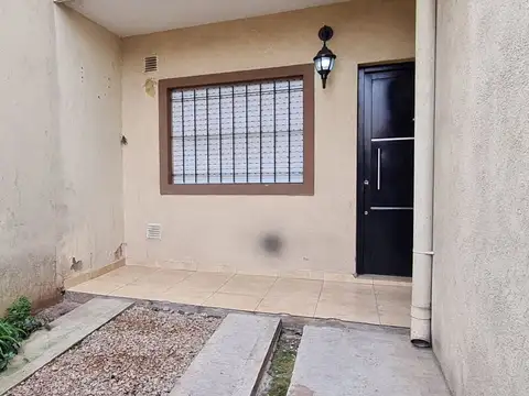 Depto Tipo Casa en Alquiler de 2 ambientes