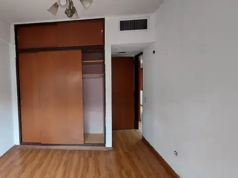 Yatay 100, Piso 1