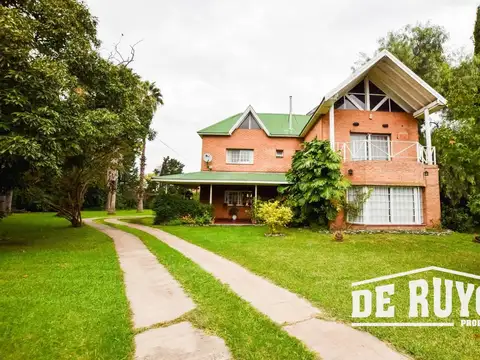 Casaquinta zona Cruce Varela