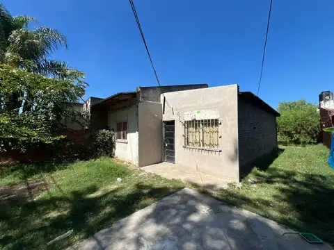 Alquiler de Casa 3 ambientes en Francisco Álvarez.