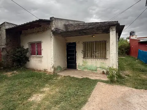 Alquiler de Casa 3 ambientes en Francisco Álvarez.