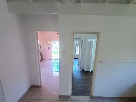Casa quinta sobre 1200 m2 terreno con pileta de natacion a Metros de Panamericana 