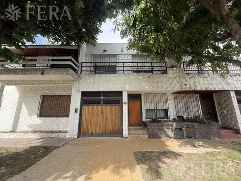 Venta PH/Casa 3 ambientes con cochera en Wilde