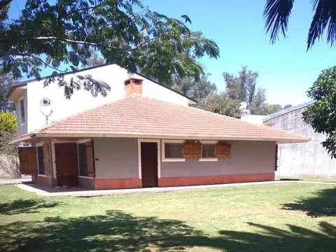 Casa en venta - 2 Dormitorios 2 Baños - Cochera - 323Mts2 - Mar del Plata