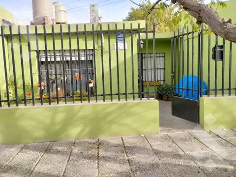 Alquiler Casa 3 Dormitorios - B° Saperes