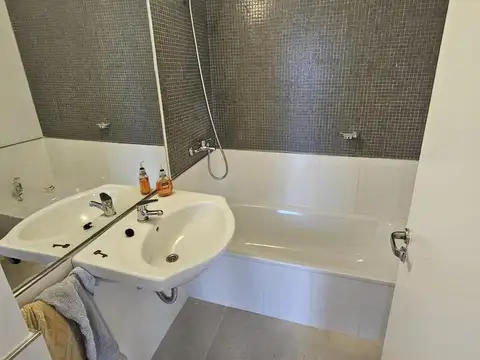 Departamento en Alquiler en Puerto Norte, $ 900.000