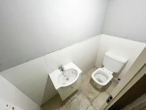 Av. San Juan 2400 - Local