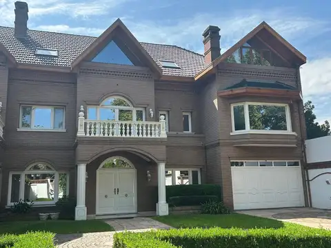 La mejor residencia en venta de Villa Ballester, gran calidad de construccion, posible permuta