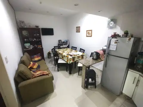 Depto Tipo Casa 3 ambientes con 2 baños