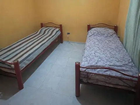 VENTA CASA 2 DORMITORIOS - BARRIO ESTANZUELA