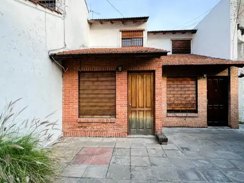 *DUPLEX DE 2 AMB. CON PEQUEÑO PATIO *SIN EXPENSAS *UBICADO A 1/2 CD. DE AV. DON BOSCO