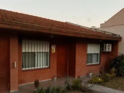 Casa en alquiler en Ezpeleta Este