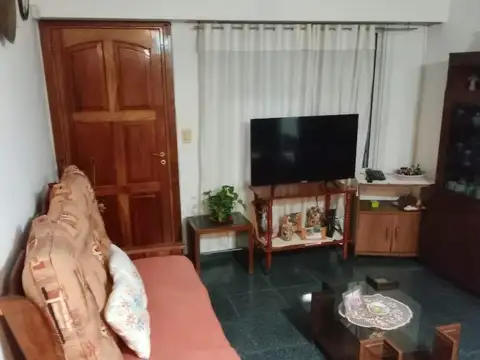 Casa en Alquiler en Ezpeleta Este, $ 970.000